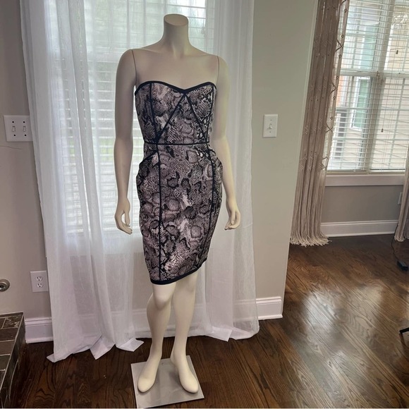 21-BCBG MAXAZRIA, python print dress   size 10 - Picture 1 of 10